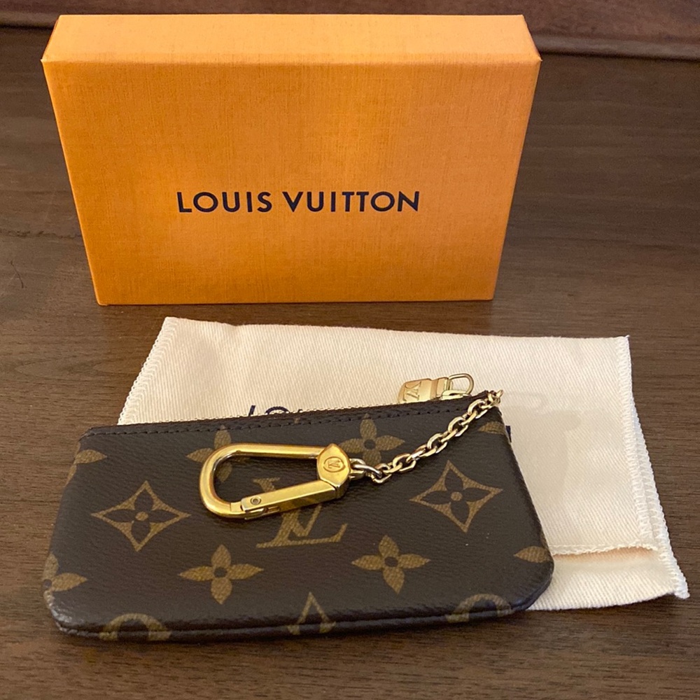 AUTHENTIC Louis Vuitton Key Pouch w Original Box and Dust Cover